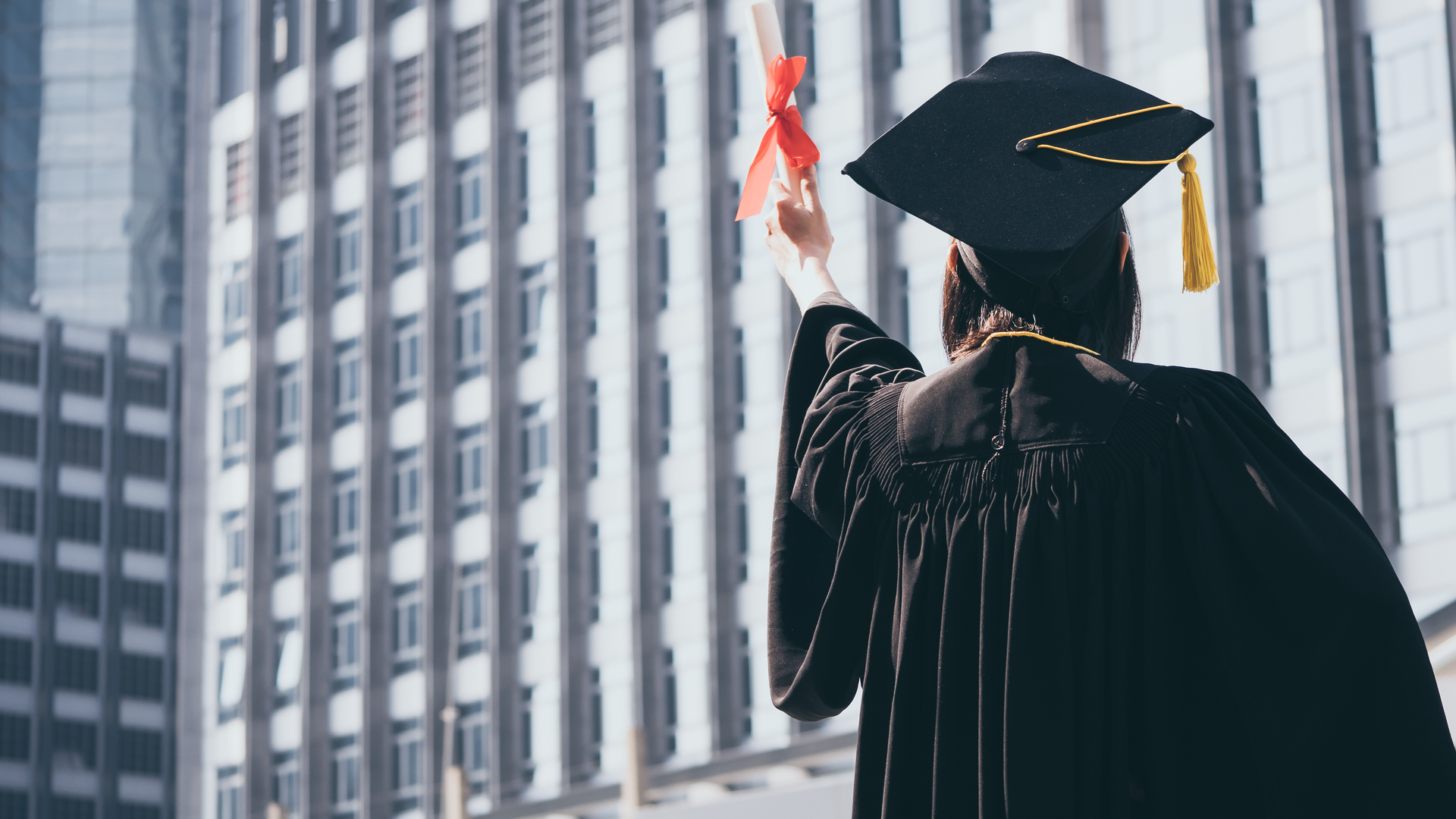 ¿Por qué estudiar una maestría al terminar la universidad? - Escuela de